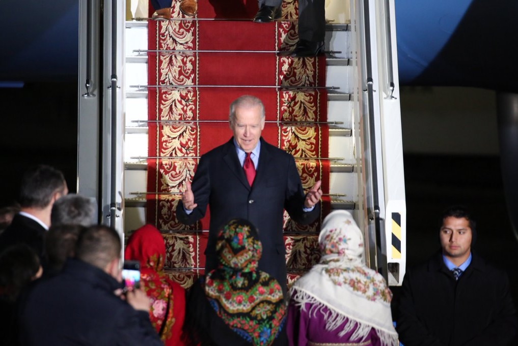 Вице-президент Джо Байден прибыл в Украину с трехдневным визитом