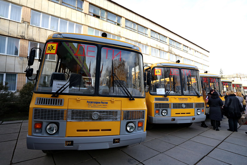 Регионы Крыма получили 30 школьных автобусов (ФОТО)