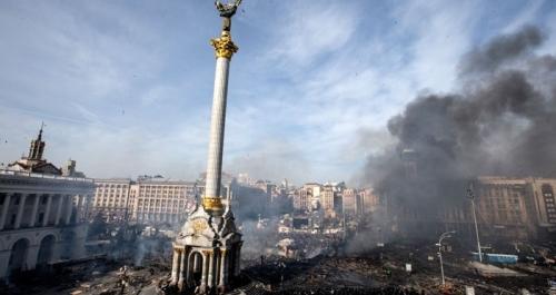 В Киеве на Майдане произошла перестрелка, есть жертвы (Видео)