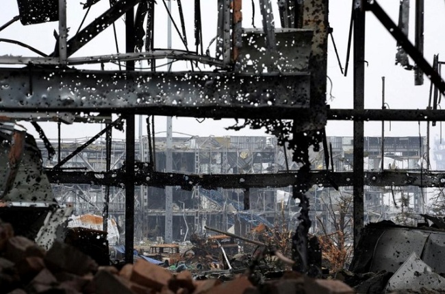 Украинские военные признали потерю донецкого аэропорта