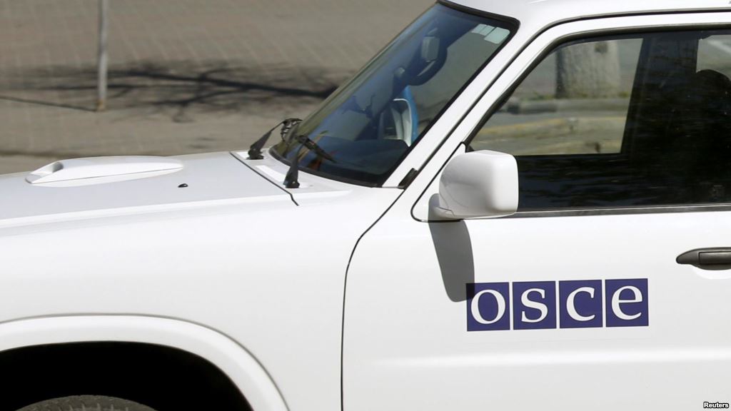ОБСЕ: Украинские силовики стреляли в воздух при обгоне машины наблюдателей