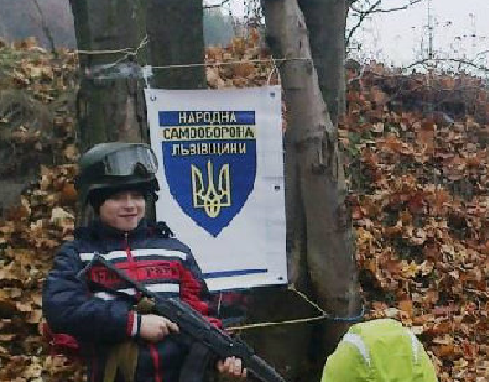 На Западной Украине малышей учат работе в ДРГ и стрельбе из АК-47