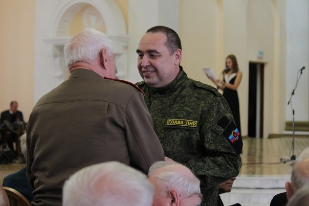 В ЛНР ветеранам вручили медали и ордена