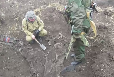 Эксгумация жертв украинского нацизма под Бирюково (осторожно,видео  21+)