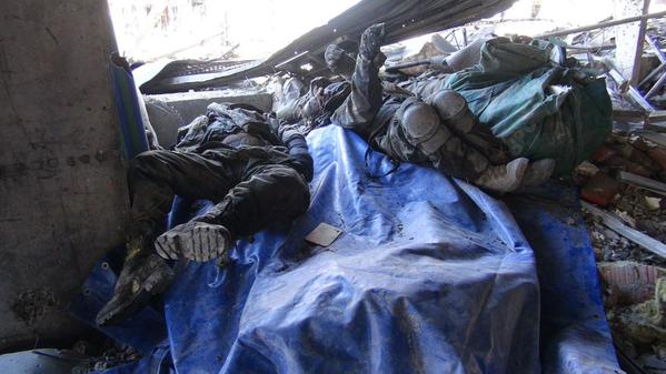 украинские каратели под завалами донецкого аэропорта