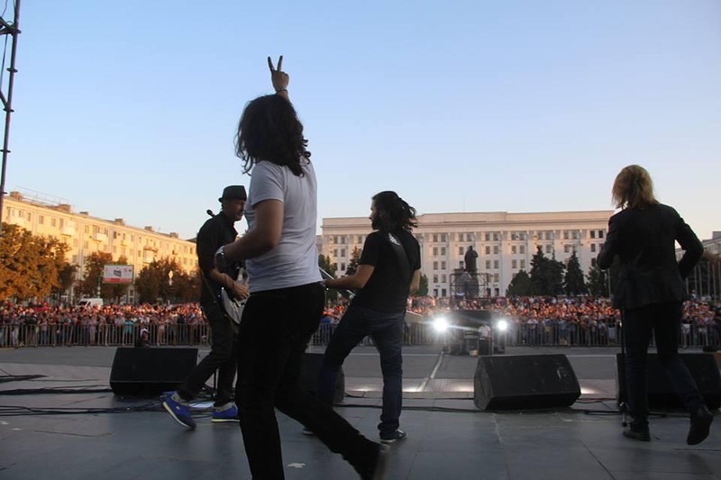 В Луганск приехала рок-группа "Земляне".