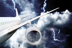 В самолет Москва – Сеул при посадке ударила молния