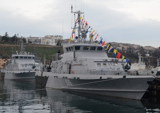 В Севастополе торжественно поднят Военно-морской флаг на втором новейшем противодиверсионном катере «Грачонок»