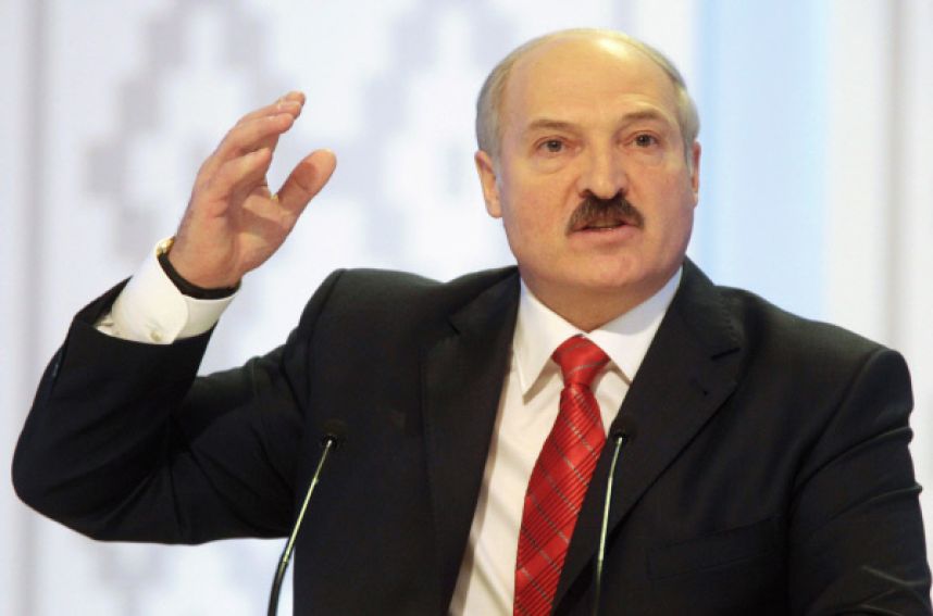 Лукашенко попросил Украину не подбрасывать в Беларусь боевиков
