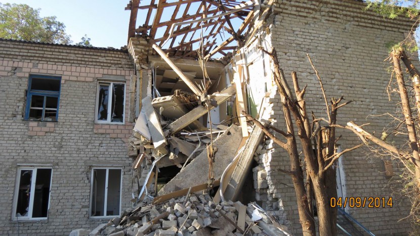 Фото и видео материалы о разрушениях в Новосветловке и ее окрестностях