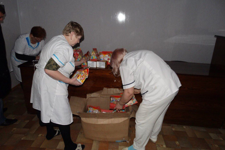 Пациенты Детского клинического центра Макеевки получили сладкие подарки