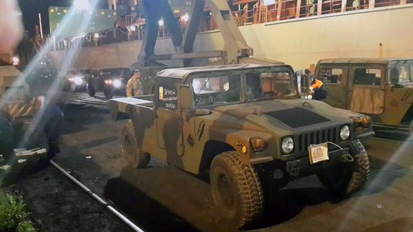100 американских бронированных внедорожников в субботу были доставлены в Одесский порт