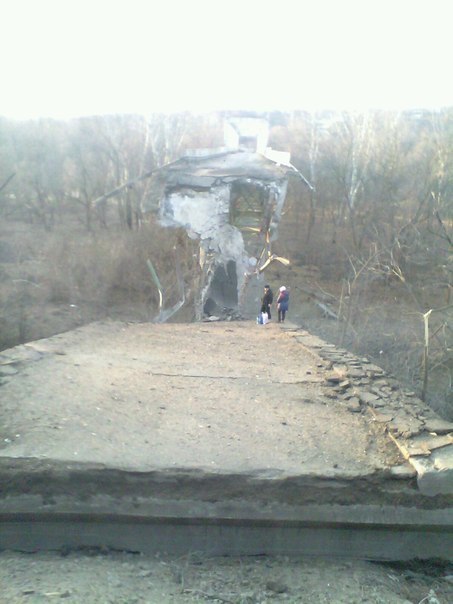 разрушенный мост 19 марта в ЛНР