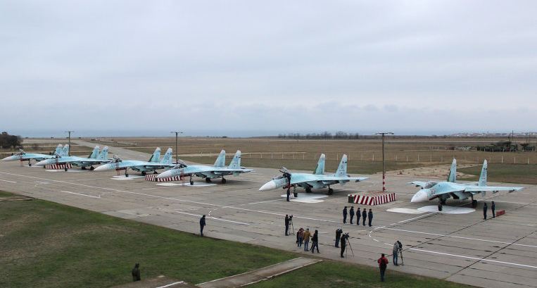Летчики в Крыму осваивают полученные истребители и беспилотники