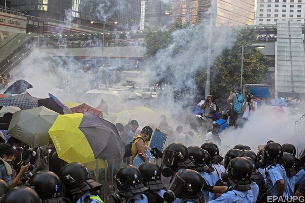 Протестующие в Гонконге расширили свою зону оккупации (ВИДЕО)