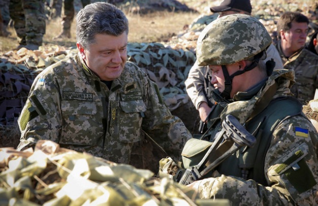 Почему Порошенко нужно обречённое наступление на Донбасс