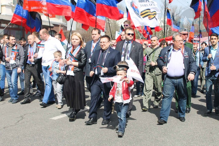 ДНР есть и мы ее никому не отдадим! В Донецке состоялся митинг, посвященный второй годовщине провозглашения Донецкой Народной Республики