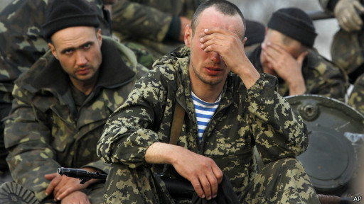 Украинские военнопленные в Донецке (видеоматериалы)