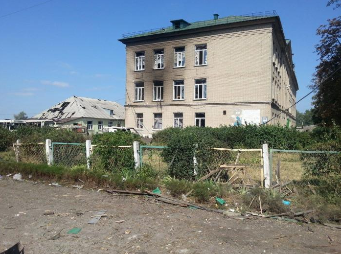 Школа Иловайска после боев