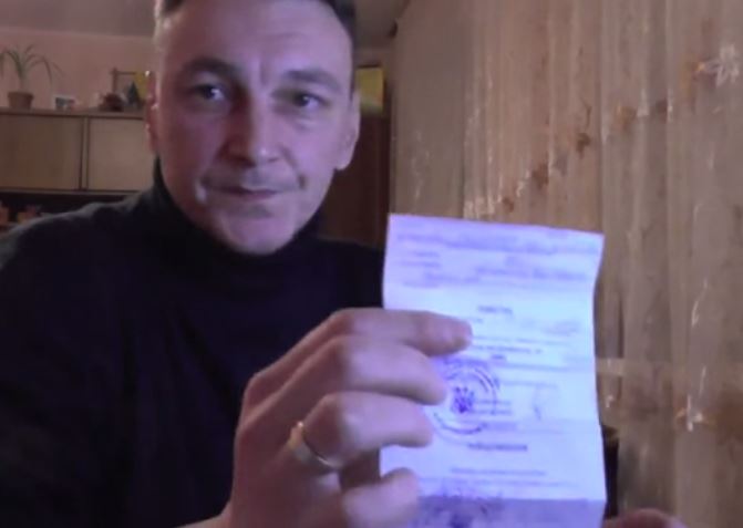 активист автомайдана Юрий Ларченко получил повестку в ряды украинской армии.