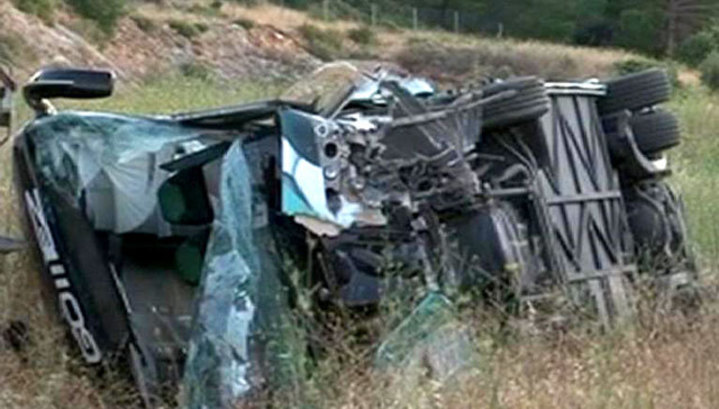 Столкновение автобуса и грузовика на юге Франции: погибли 42 человека