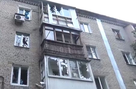 Последствия обстрела Киевского района г. Донецка (видео)