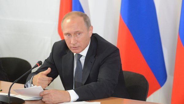 Путин поручил проработать вопрос поставки газа в украинский Геническ
