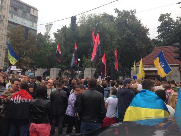 Новости Украины: Митингующие в центре Киева требуют отставки Петра Порошенко и начала Майдана-3 (Видео)