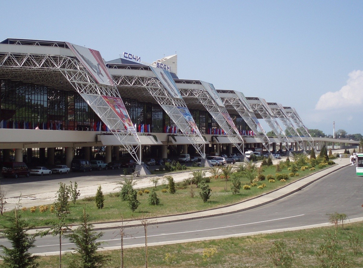 В аэропорту Сочи задержали хотевших примкнуть к ИГ уроженцев Средней Азии