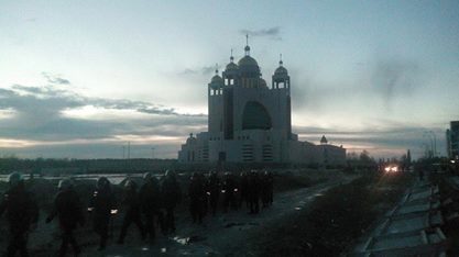 Стрельба по митингу против строительства в Киеве: все подробности (ВИДЕО+ФОТО)