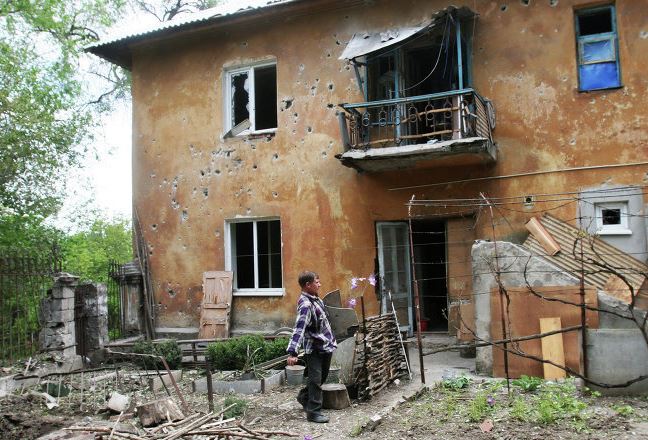 Информация украинских СМИ о принудительном выселении жителей двух поселков Донецка не соответствует действительности, заявил глава Донецкой администрации Игорь Мартынов. 