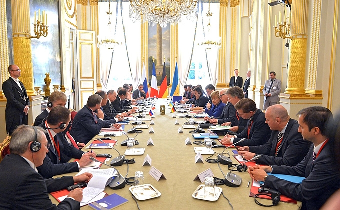 Российская сторона подвела итоги переговоров «нормандской четверки» в Париже