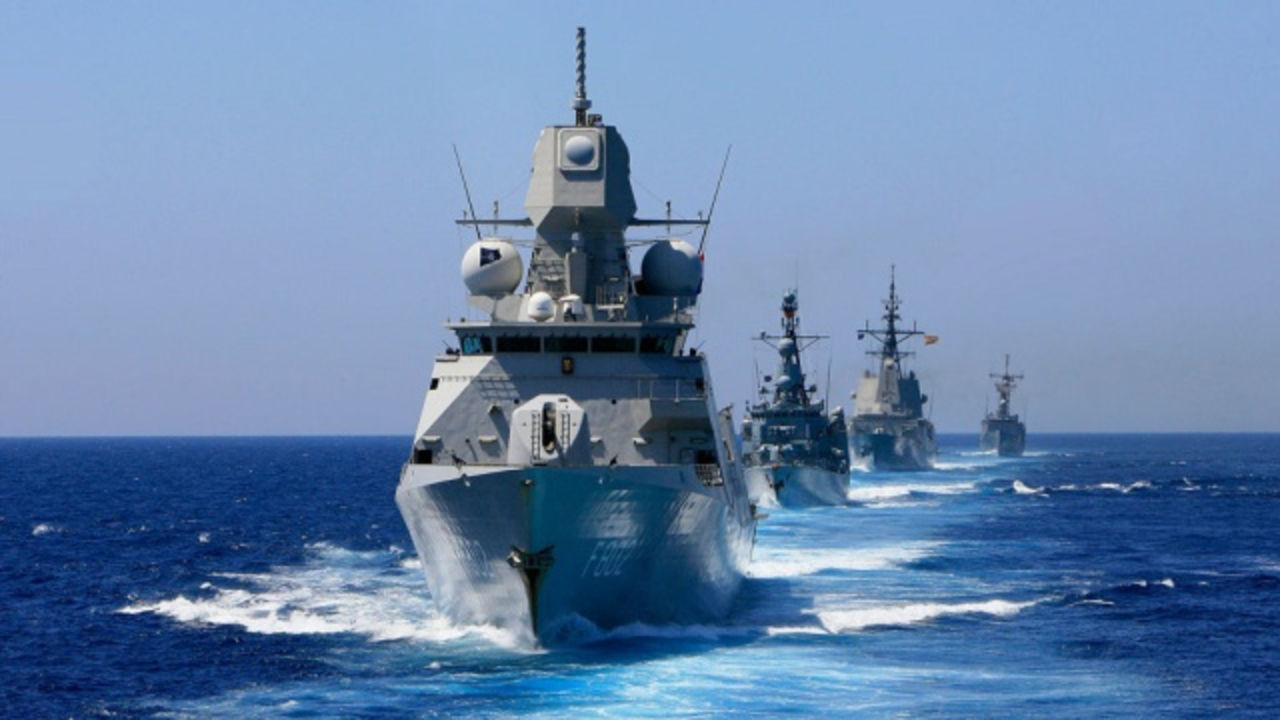 Для остановки мигрантов НАТО прислало в Грецию боевые корабли