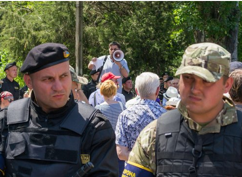 В Одессе митинг на Куликовом поле завершился потасовкой и арестами