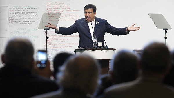 Азаров: Саакашвили похож на Остапа Бендера, только нудный