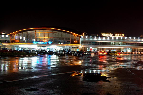 В аэропорту "Борисполь" наготове самолеты для эвакуации президента Украины и прочих главарей хунты
