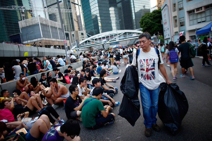 Протестующие в Гонконге нашли способ общаться минуя интернет