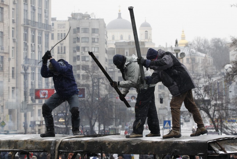 Долгая агония Майдана и войны
