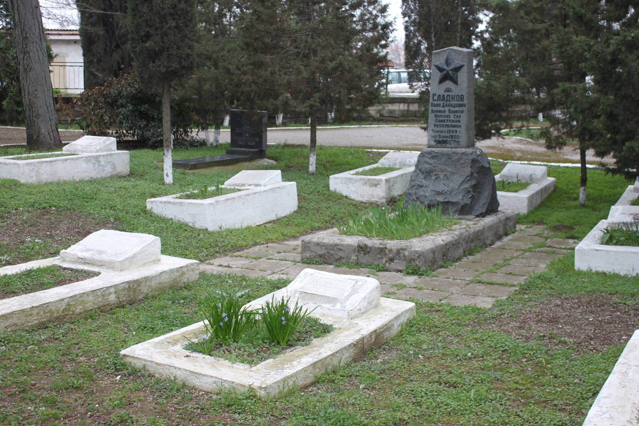 в Севастополе на момуриальном кладбище