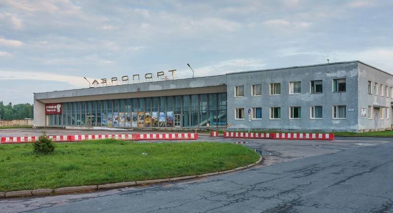 Аэропорт Пскова возобновил работу в полном режиме после ее прекращения из-за атак украинских БПЛА