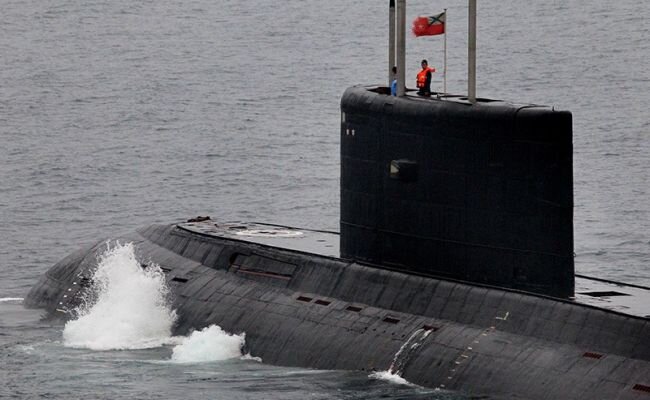 СБУ заявила, что уничтожила дронами подлодку «Варшавянка» в порту Новороссийска