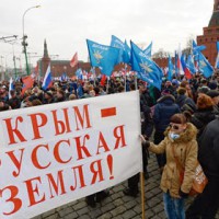 Россияне выходят на митинги в поддержку крымчан