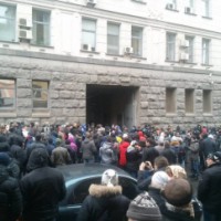 Обстановка в Харькове. Администрация захвачена. 20 тысяч харьковчан на улицах города
