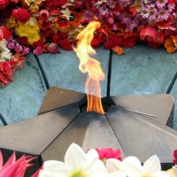 В Даугавпилсе снова зажжен Вечный огонь