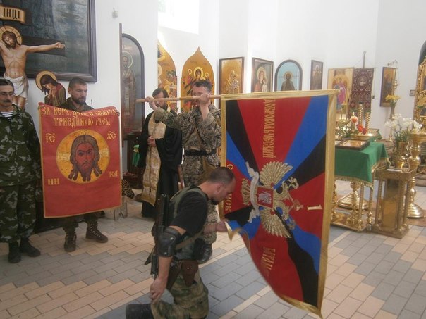 Торжественный акт Освящения знамени 1-го Добровольческого батальона Славянска (фото)