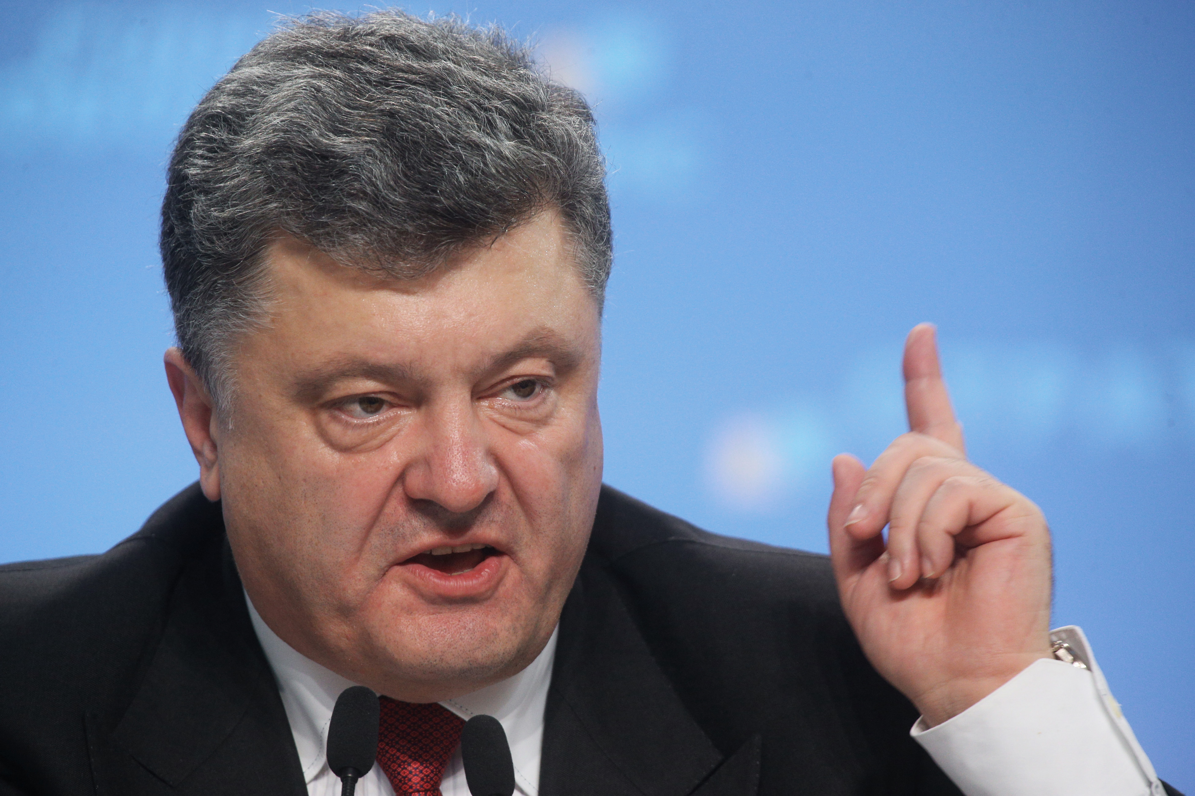 Порошенко заявил, что не позволит "заморозить" конфликт в Донбассе