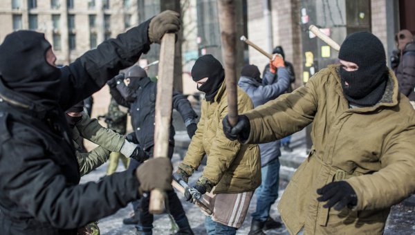 В Киеве произошли столкновения между майдановцами и участниками так называемой АТО