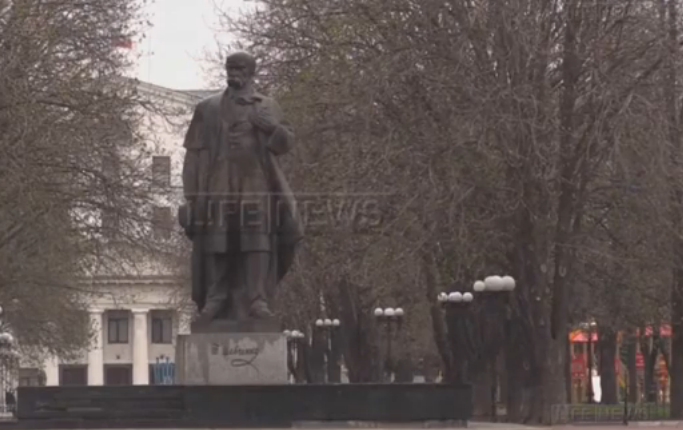 В ЛНР отклонили идею снести памятник Шевченко для увековечения Бузины (видео)