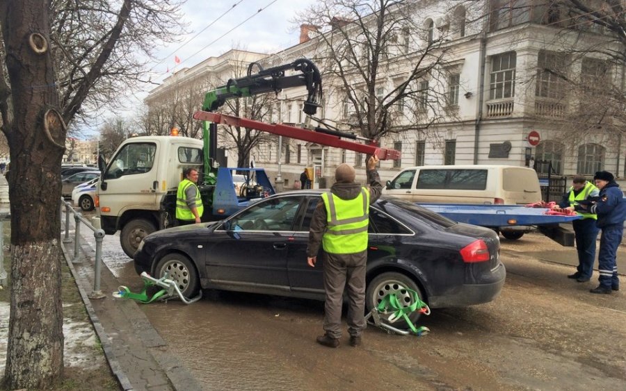 Вниманию владельцев транспортных средств:  из центра Севастополя будут эвакуировать автомобили