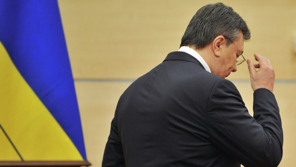 Порошенко: лишение Януковича звания президента неконституционно